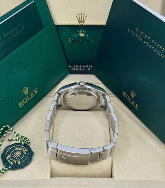 Rolex Oyster Perpetual 126000 Image 4